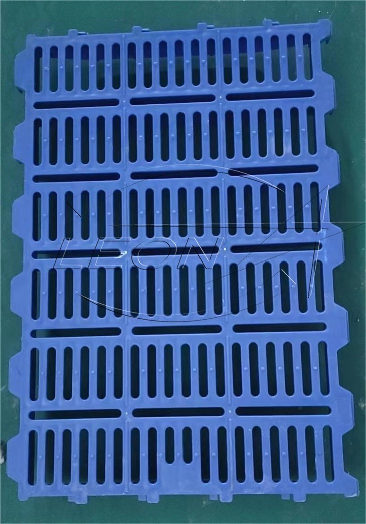 plastic salts for pigs farm